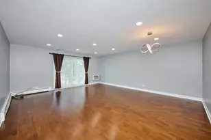 6800 N California Ave, Chicago, IL 60645 - Photo 10