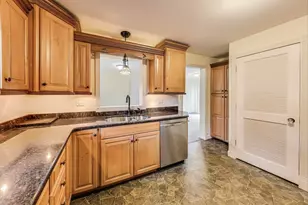 7339 S Park Ave, Burr Ridge, IL 60527 - Photo 6