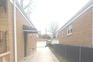 2553 W 82nd Pl, Chicago, IL 60652 - Photo 2