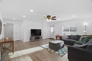 42380 N Lake Dr, Antioch, IL 60002 - Photo 4