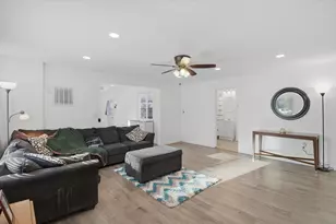 42380 N Lake Dr, Antioch, IL 60002 - Photo 8