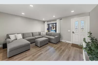 665 W Lake Manor Drive, Addison, IL 60101 - Photo 4