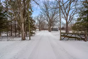 8087 Auburn Rd, Winnebago, IL 61088 - Photo 6