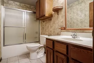 8087 Auburn Rd, Winnebago, IL 61088 - Photo 32