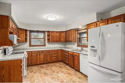 1652 Hilda Drive, Lake Holiday, IL 60548 - Photo 6