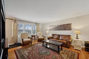 151 Walton St, Barrington, IL 60010 - Photo 2