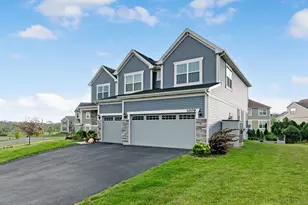 1009 Persimmon Ct, Crystal Lake, IL 60012 - Photo 2