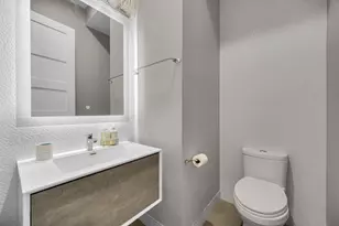 819 N Hoyne Ave, Chicago, IL 60622 - Photo 20