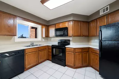 6421 Pershing Road #404, Stickney, IL 60402 - Photo 8