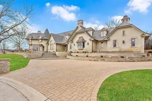 20 Natoma Dr, Oak Brook, IL 60523 - Photo 2