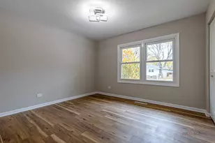 1096 Beechwood Rd, Buffalo Grove, IL 60089 - Photo 16