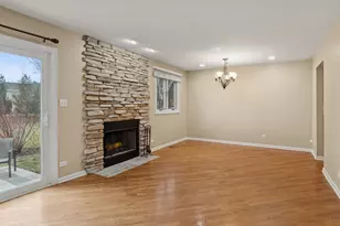 30W539 Fairway Dr, Naperville, IL 60563 - Photo 8