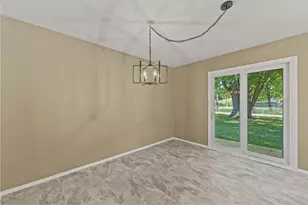 514 Garden Dr, Belvidere, IL 61008 - Photo 8