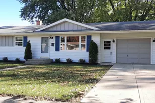 514 Garden Dr, Belvidere, IL 61008 - Photo 2