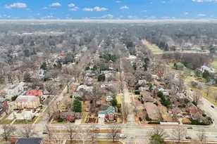 812 W Delaware Ave, Urbana, IL 61801 - Photo 96