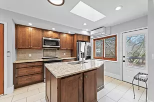 812 W Delaware Ave, Urbana, IL 61801 - Photo 16