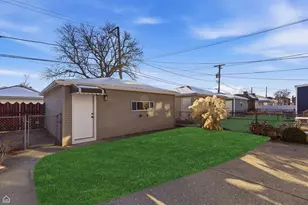 5525 W Berenice Ave, Chicago, IL 60641 - Photo 24