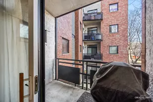 2327 W Wolfram St, Chicago, IL 60618 - Photo 8