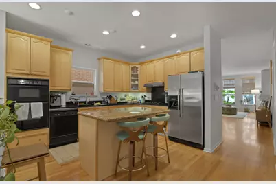 335 W Evergreen Avenue, Chicago, IL 60610 - Photo 6