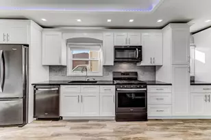 7806 W 83rd St, Bridgeview, IL 60455 - Photo 8