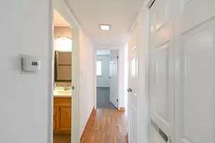 9457 Bay Colony Dr, Des Plaines, IL 60016 - Photo 8