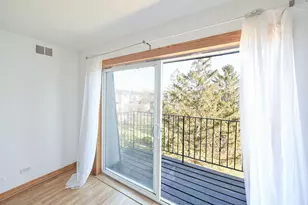 9457 Bay Colony Dr, Des Plaines, IL 60016 - Photo 4