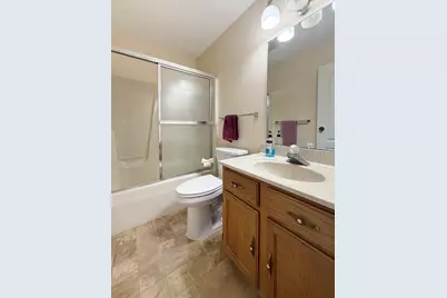 1020 Bertram Drive #17-1, Freeport, IL 61032 - Photo 14