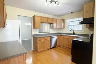 1020 Bertram Dr, Freeport, IL 61032 - Photo 6
