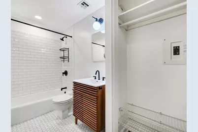 21 W Goethe Street #2D, Chicago, IL 60610 - Photo 12