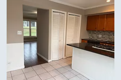 [Address not provided], Hoffman Estates, IL 60169 - Photo 10