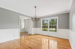 1205 Brian Cir, Libertyville, IL 60048 - Photo 6