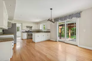 1205 Brian Cir, Libertyville, IL 60048 - Photo 8