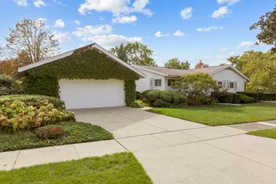 851 Crest Avenue, Elk Grove Village, IL 60007 - Photo 2