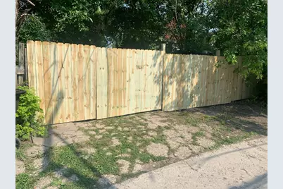 144 N Laramie Avenue, Chicago, IL 60644 - Photo 2