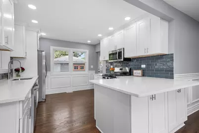 9624 W Shore Drive, Oak Lawn, IL 60453 - Photo 6