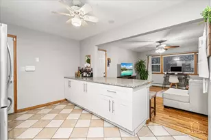 10154 Hartford Ct, Schiller Park, IL 60176 - Photo 12