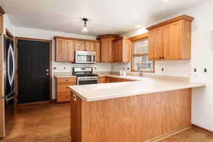 2501 Meadow View Ln, Rockford, IL 61102 - Photo 16