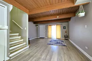 319 Meadow Green Ln, Round Lake Beach, IL 60073 - Photo 6