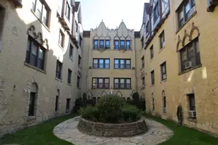 5653 N Spaulding Ave, Chicago, IL 60659 - Photo 1