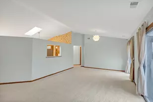 1505 Commodore Ct, Schaumburg, IL 60193 - Photo 4