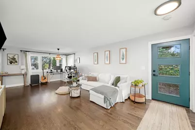 3801 W Sherwin Avenue, Lincolnwood, IL 60712 - Photo 2