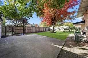 3801 W Sherwin Ave, Lincolnwood, IL 60712 - Photo 20