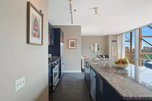 653 N Kingsbury St, Chicago, IL 60610 - Photo 16