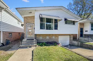 13059 Honore St, Blue Island, IL 60406 - Photo 2
