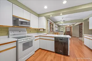 123 Dundee Ave, East Dundee, IL 60118 - Photo 16