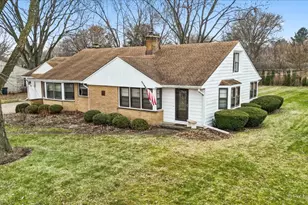 123 Dundee Ave, East Dundee, IL 60118 - Photo 2