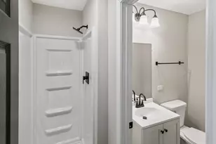 17805 Dogwood Ln, Hazel Crest, IL 60429 - Photo 10