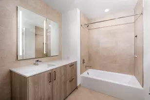 211 N Harbor Dr, Chicago, IL 60601 - Photo 8