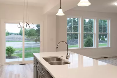 513 Amherst Drive, Sycamore, IL 60178 - Photo 10