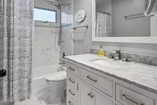 [Address not provided], Crystal Lake, IL 60012 - Photo 8